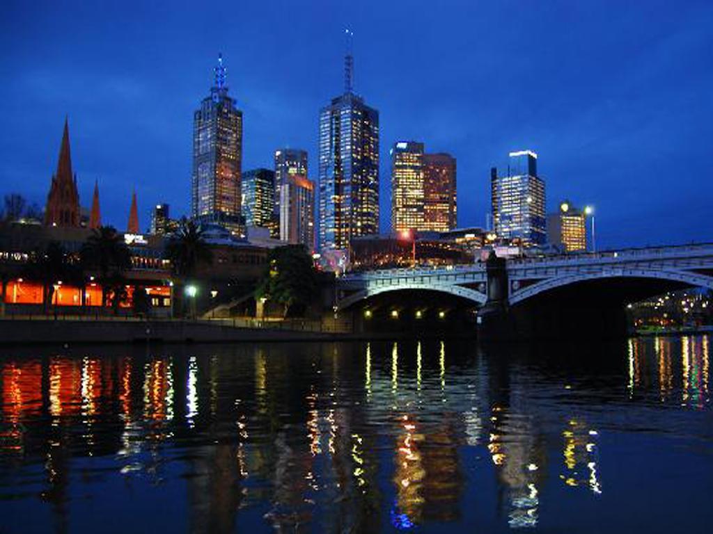 Wyndel Apartments - Southbank Views メルボルン エクステリア 写真